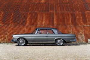 Image 2/37 of Mercedes-Benz 280 SE 3,5 (1970)