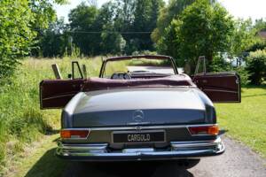 Image 5/13 de Mercedes-Benz 280 SE (1971)