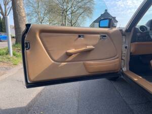 Image 16/20 de Mercedes-Benz 280 CE (1981)