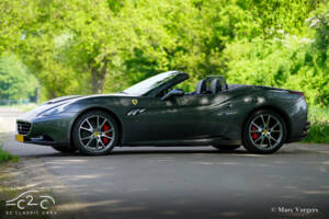 Image 60/85 of Ferrari California (2010)