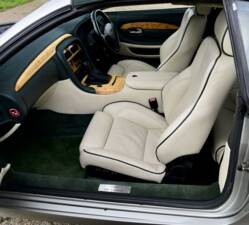 Bild 35/50 von Aston Martin V12 Vantage S (2012)
