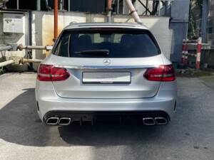 Image 4/26 of Mercedes-Benz C 63 AMG T (2020)