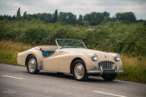Image 2/14 of Triumph TR 3 (1956)