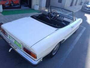 Image 50/50 de Alfa Romeo Spider 1600 Junior (1975)