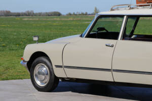 Image 16/50 of Citroën ID 21 Break (1967)