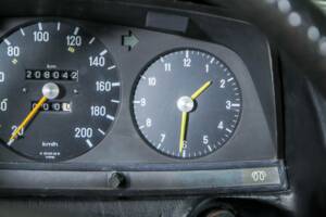 Bild 17/50 von Mercedes-Benz 300 TD Turbodiesel (1981)