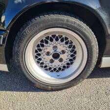 Image 6/11 of BMW M5 (1991)