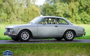 Bild 29/62 von Alfa Romeo 2000 GT Veloce (1974)