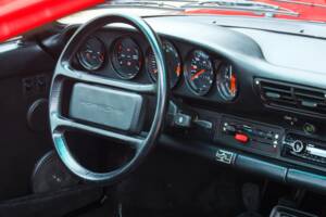 Afbeelding 26/50 van Porsche 911 Carrera 3.2 (1988)