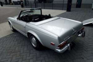 Image 9/36 of Mercedes-Benz 280 SL (1970)