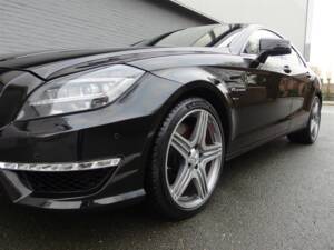 Image 20/97 of Mercedes-Benz CLS 63 AMG S 4MATIC (2013)