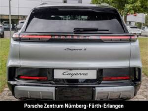 Image 4/50 of Porsche Cayenne S Electric (2026)