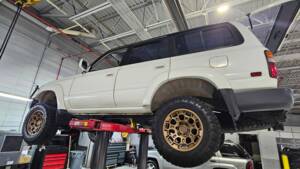 Image 31/48 de Toyota Land Cruiser FJ80 (1992)