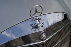 Image 13/13 of Mercedes-Benz 220 SE b (1962)
