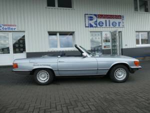 Bild 8/29 von Mercedes-Benz 380 SL (1983)