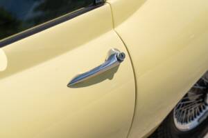 Image 6/78 de Jaguar E-Type (1969)
