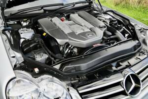 Image 32/50 of Mercedes-Benz SL 55 AMG (2006)