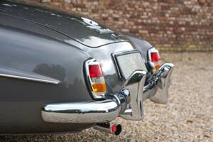 Image 46/50 of Mercedes-Benz 190 SL (1960)