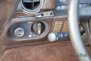Image 33/47 de Mercedes-Benz 560 SL (1986)