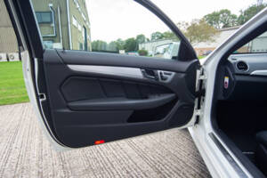 Bild 17/25 von Mercedes-Benz C 63 AMG (2012)