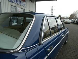 Imagen 20/21 de Mercedes-Benz 200 D (1984)