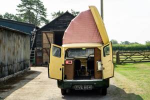 Image 17/50 of Bedford CA Dormobile (1961)