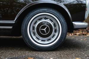 Image 12/28 of Mercedes-Benz 280 SL (1971)