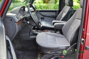 Immagine 12/49 di Mercedes-Benz 230 GE (SWB) (1993)