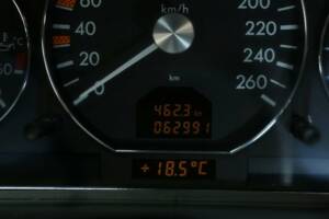 Image 18/49 of Mercedes-Benz SL 500 (2001)