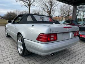Image 7/20 of Mercedes-Benz SL 500 &quot;Final Edition&quot; (2001)