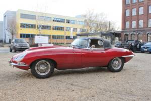 Bild 3/17 von Jaguar E-Type 4.2 (1966)
