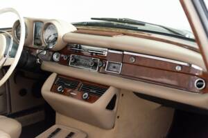 Bild 35/42 von Mercedes-Benz 280 SE 3,5 (1971)