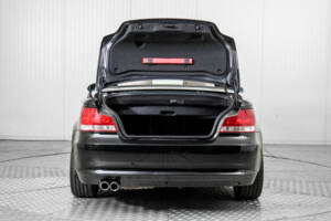 Image 38/50 of BMW 125i (2008)