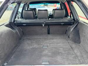 Bild 7/54 von Mercedes-Benz 300 TD Turbo (1993)