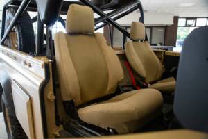 Bild 26/32 von Land Rover Defender 110 (2008)