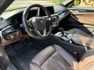 Image 17/28 of ALPINA D5 Touring (2018)