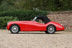 Image 48/50 of Jaguar XK 120 SE OTS (1954)