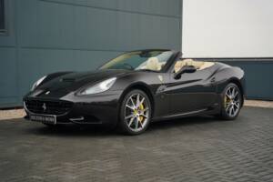 Imagen 11/50 de Ferrari California (2011)