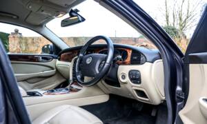 Image 4/41 of Jaguar XJR (2008)