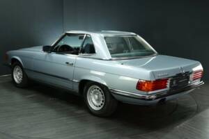 Image 4/30 of Mercedes-Benz 380 SL (1985)