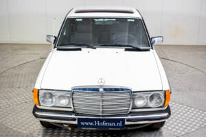 Bild 3/46 von Mercedes-Benz 240 D (1982)