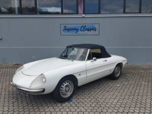 Image 1/23 of Alfa Romeo 1750 Spider Veloce (1968)