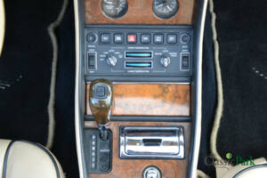 Image 43/50 of Bentley Azure (1997)