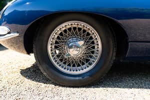 Image 20/86 de Jaguar E-Type (1967)