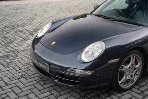 Bild 28/50 von Porsche 911 Carrera 4S (2007)