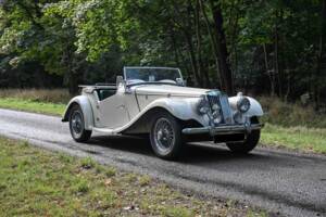 Image 7/50 of MG TF 1500 (1954)