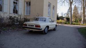 Image 5/58 of Alfa Romeo 2000 Spider Veloce (1977)