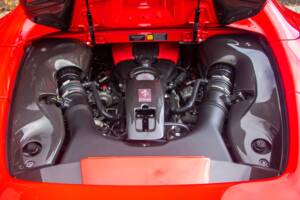 Bild 39/43 von Ferrari F8 Spider (2020)