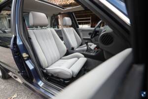 Image 19/82 of BMW 325ix (1989)