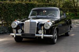 Immagine 3/35 di Mercedes-Benz 220 SE (1960)